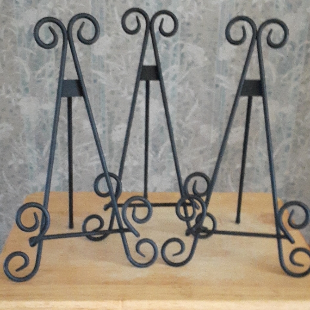 Set of 3 Identical Black Metal Display Easels D122